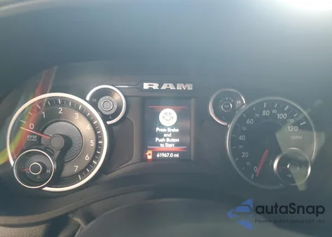 2019 Ram 1500 Big Horn/Lone Star z USA, uszkodzony, nr VIN 1C6SRFFT4KN623511